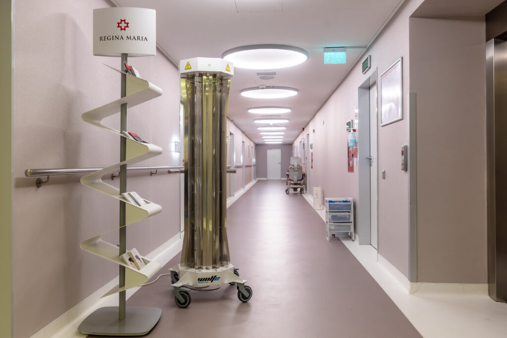 Robot pentru dezinfecție aer și suprafețe Wolfe Robotics | Robot for air and surface disinfection by Wolfe Robotics