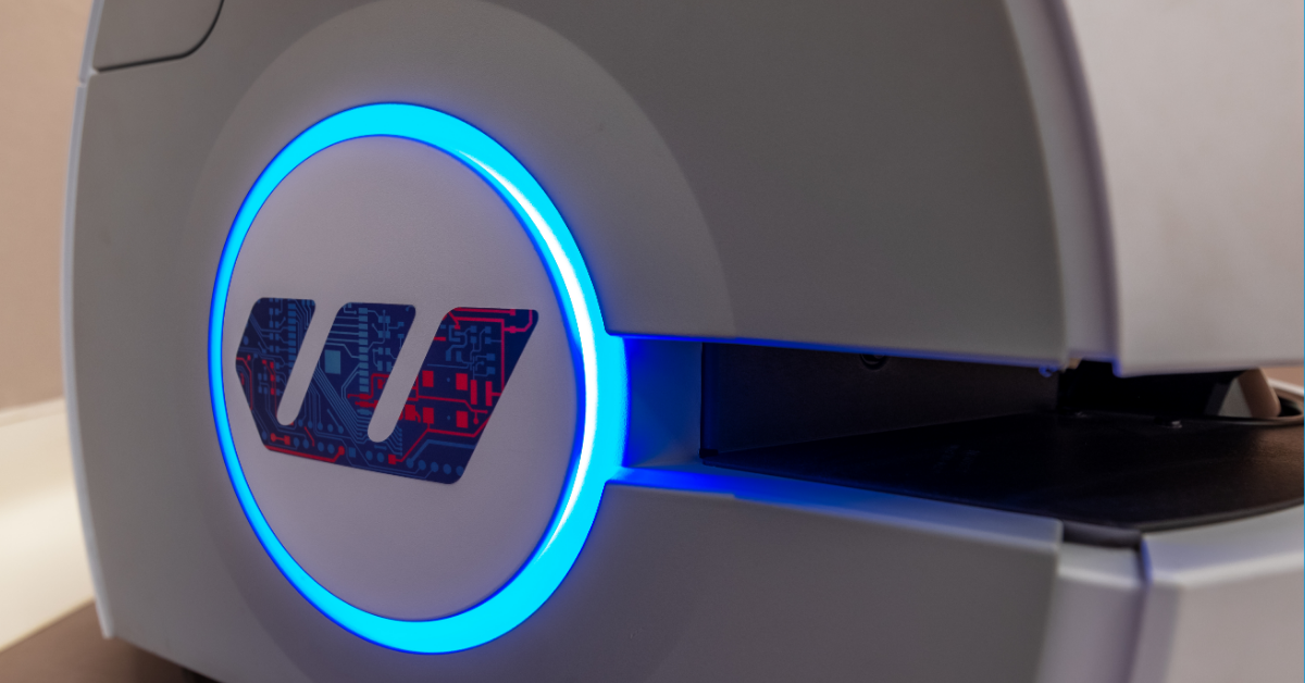 Echipament robotic cu lumină germicidă UV-C | Robotic equipment with germicidal UV-C light
